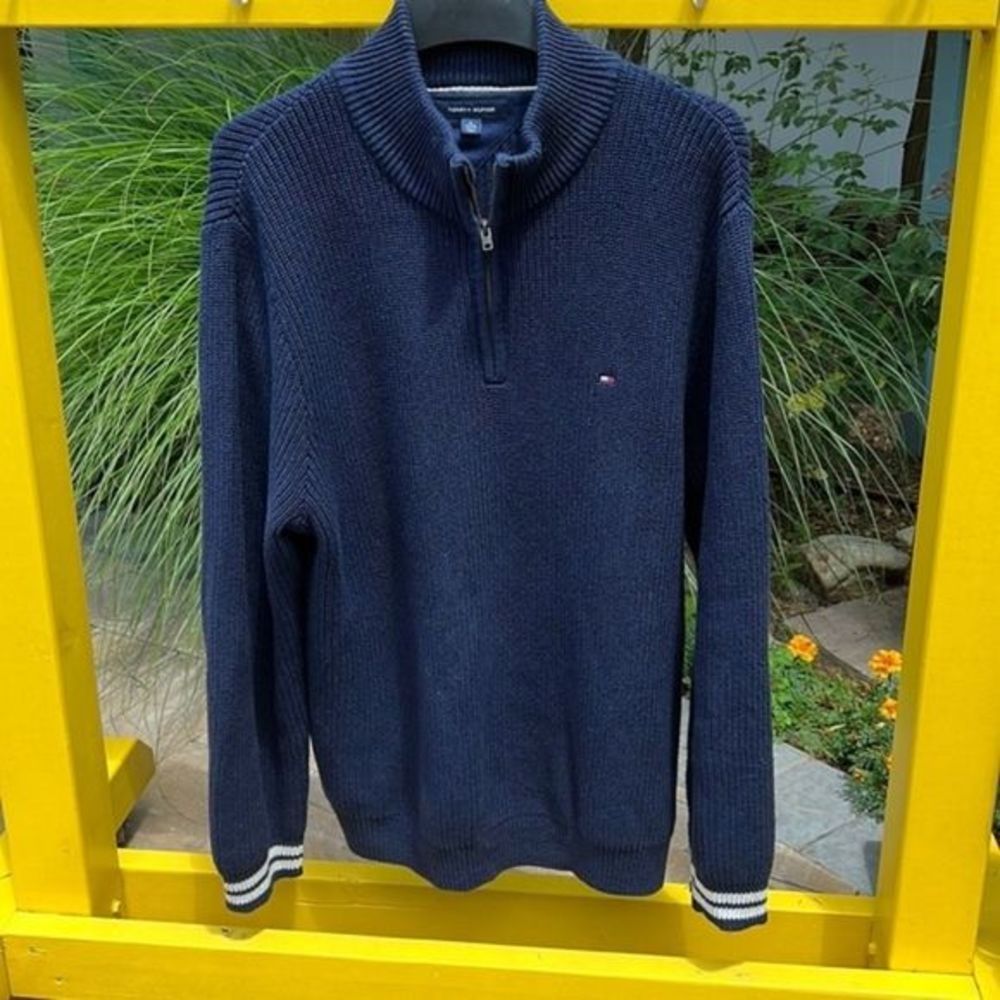 TOMMY Hilfiger Sweater No Rips No Stains